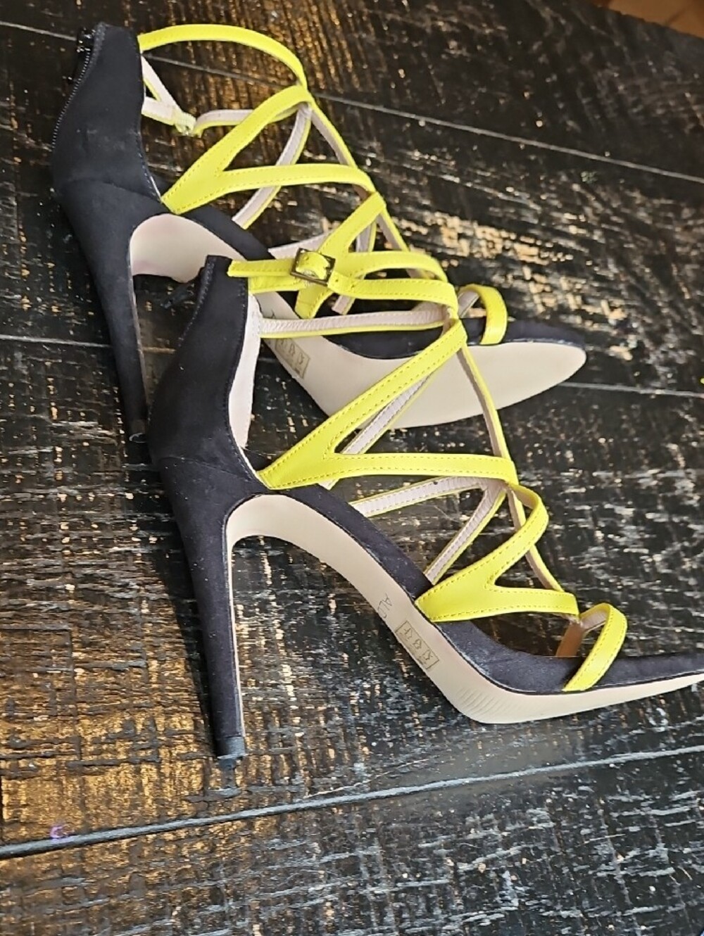 Aldo Neon Yellow Strappy High Heel Sandals with Black Accents Size 8